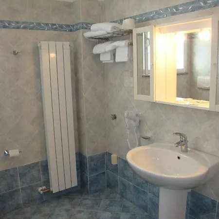 Andoramare Πανσιόν 4*